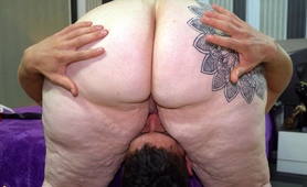 Huge Ass Bbw Milf Sophia Lola Sits On Young Guy S Face Dick