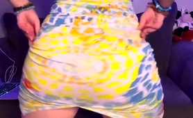 curvy-housewife-flaunting-her-fabulous-big-booty-on-webcam