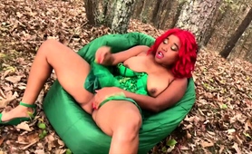 solo-outdoor-masturbation-session-with-stacked-ebony-freak
